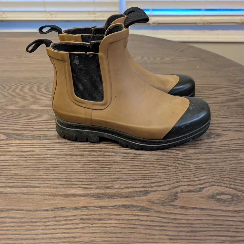 Everlane Tan and Black Rain Boots Size 6 - Picture 2 of 6